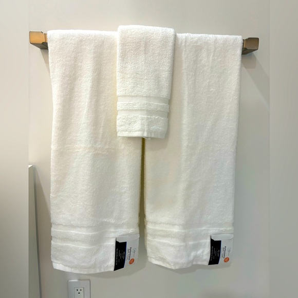 NWT 100% cotton 3 piece towel set - 2 bath & 1 hand - Picture 1 of 7